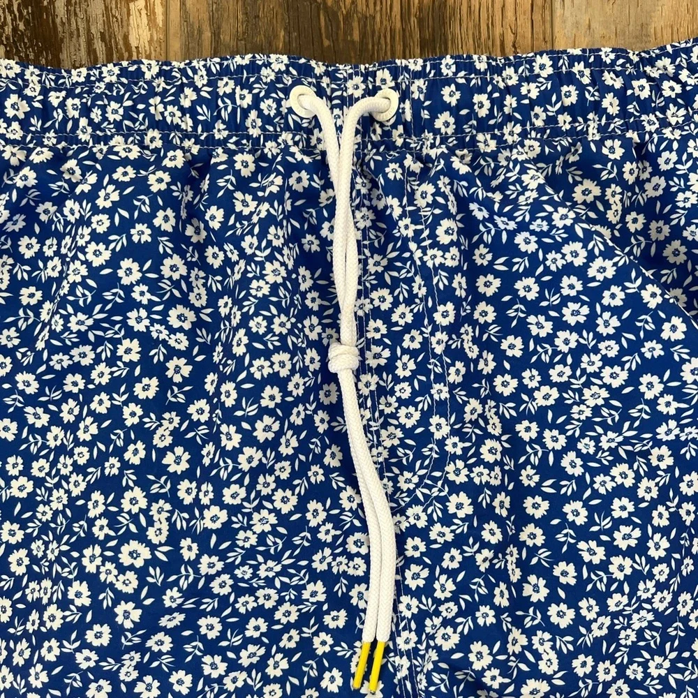 Men’s Blue & White Patterned Swim Trunks w/ Elastic Waistband Drawstring Size L